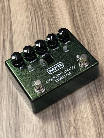 MXR M292 Carbon Copy Deluxe Analog Delay Pedal –