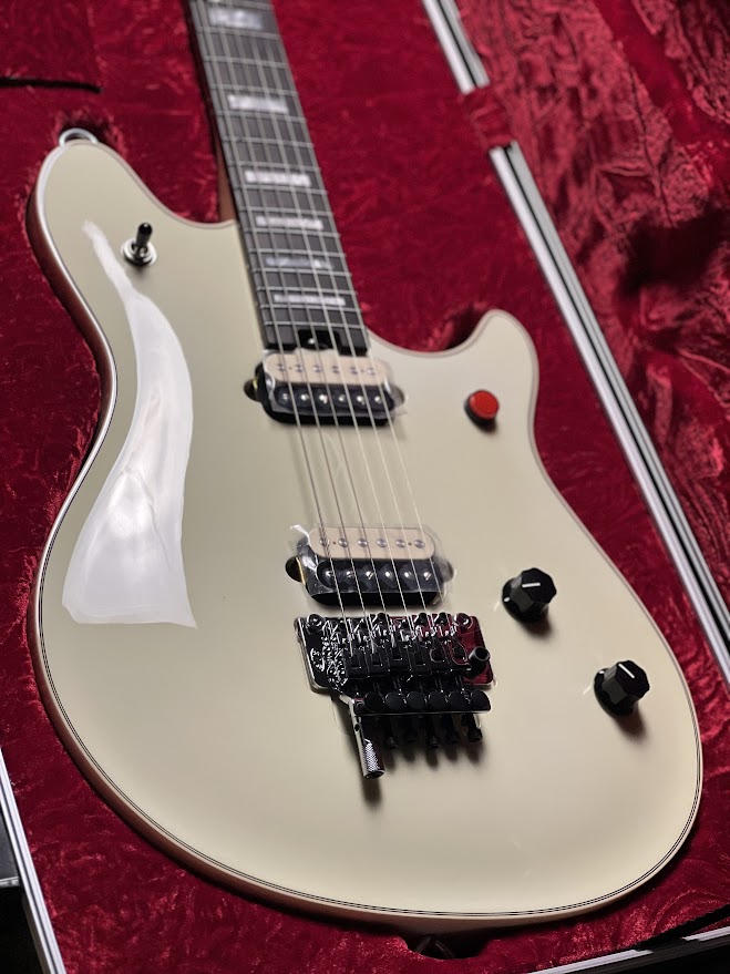 EVH Wolfgang USA Edward Van Halen Signature in Ivory