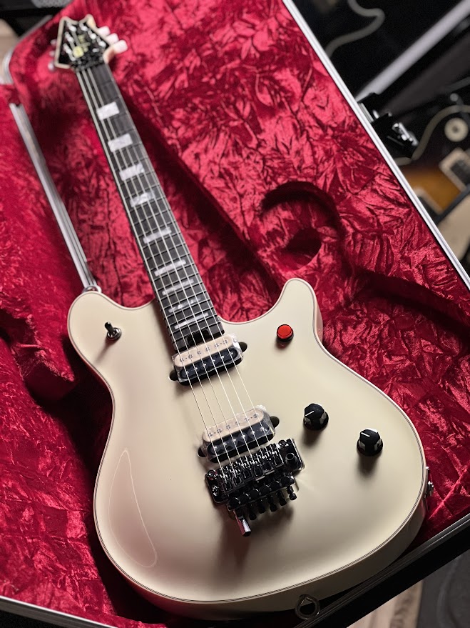 EVH Wolfgang USA Edward Van Halen Signature in Ivory