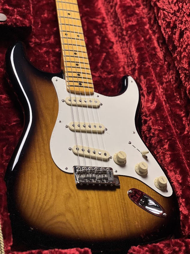 Fender Eric Johnson Signature 1954 Virginia Stratocaster Electric Guitar, 2-Color Sunburst