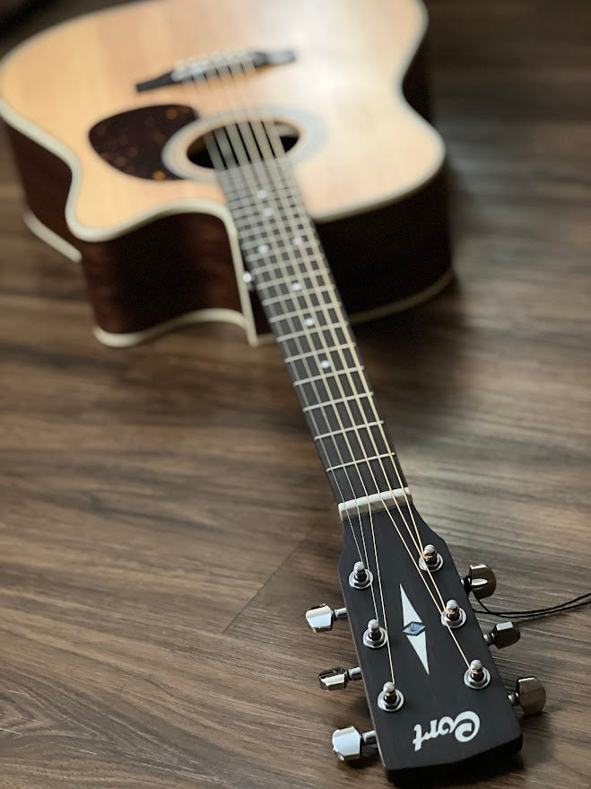 Cort MR600F in Natural Satin