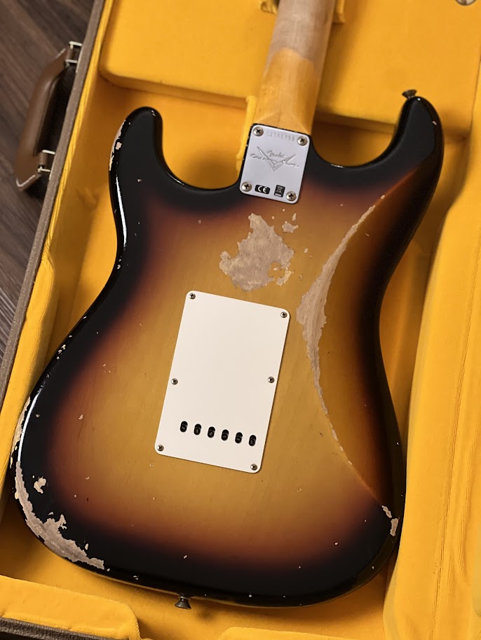 Fender Custom Shop 1961 Stratocaster Heavy Relic Super Faded Aged 3-Tone Sunburst CZ568799