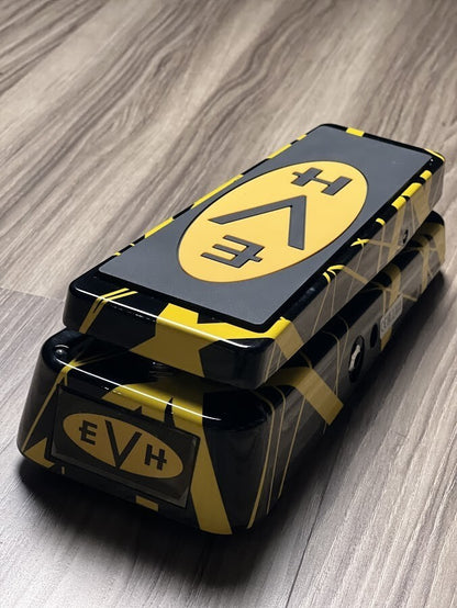 wah wah pedal MXR Dunlop EVH-95 Eddie Van Halen Signature WAH WAH Cry Baby Wah Pedal – nafiriguitar.com