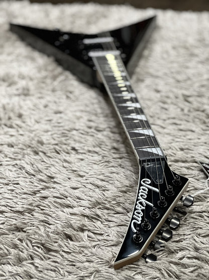 Jackson JS Series King V JS32T with Amaranth FB in Gloss Black