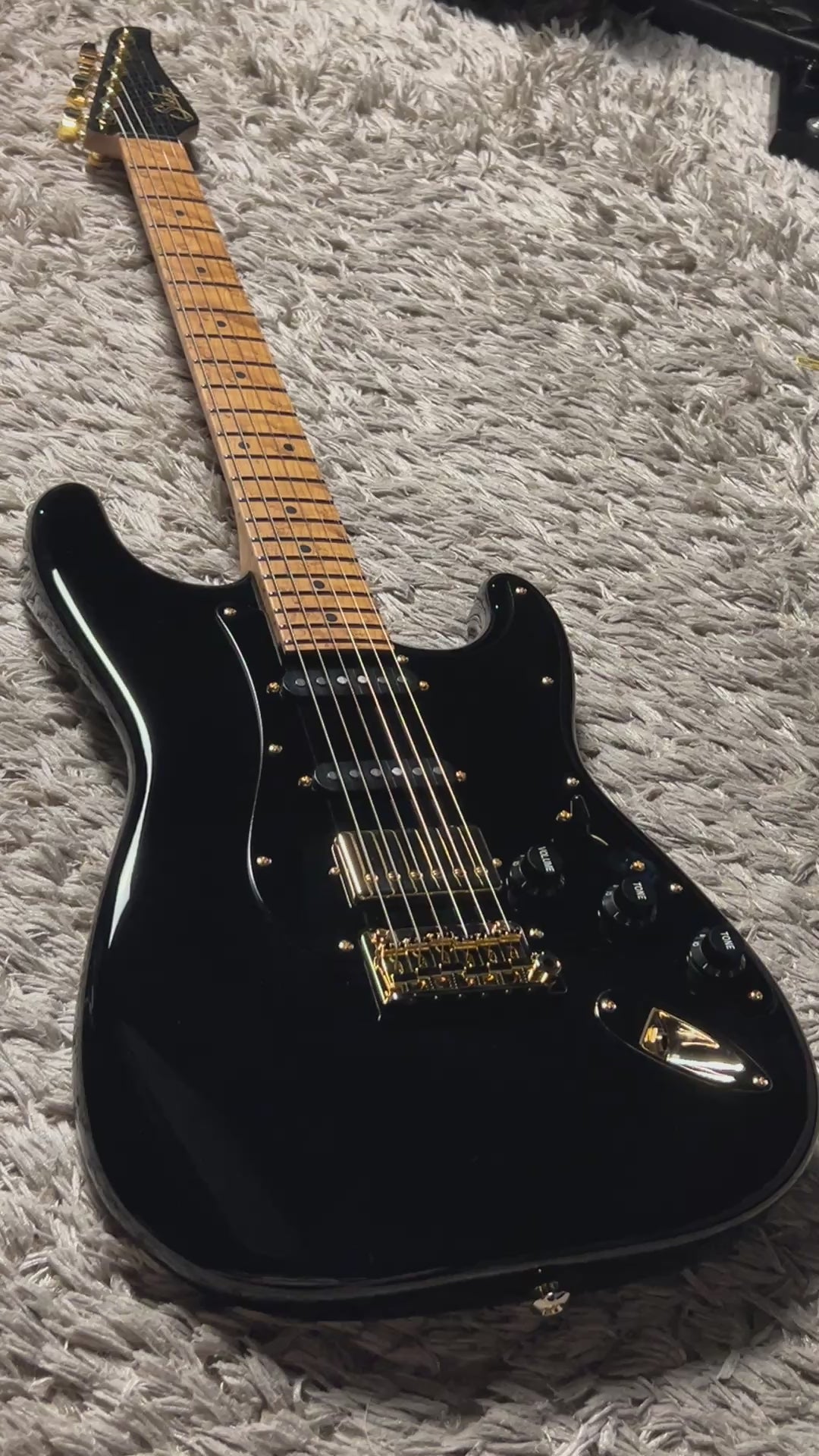SUHR Mateus Asato Classic S in Black Gloss 83034 – nafiriguitar.com