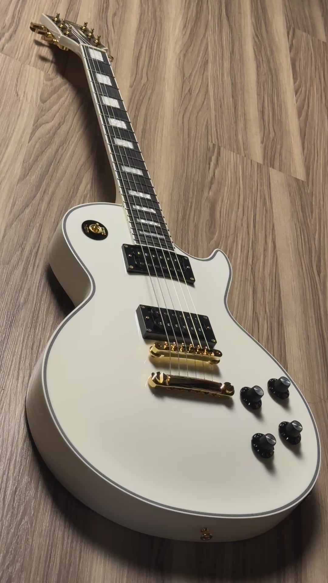 ESP Edwards Les Paul Custom in White – nafiriguitar.com