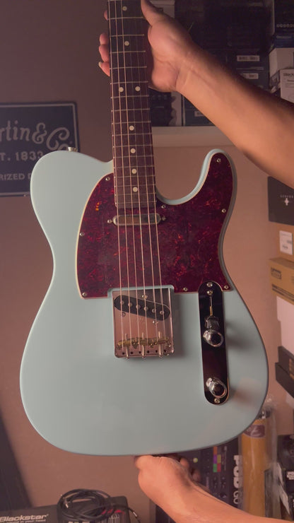 Fender FSR Collection Hybrid II Telecaster with RW FB in Daphne Blue JD23018075