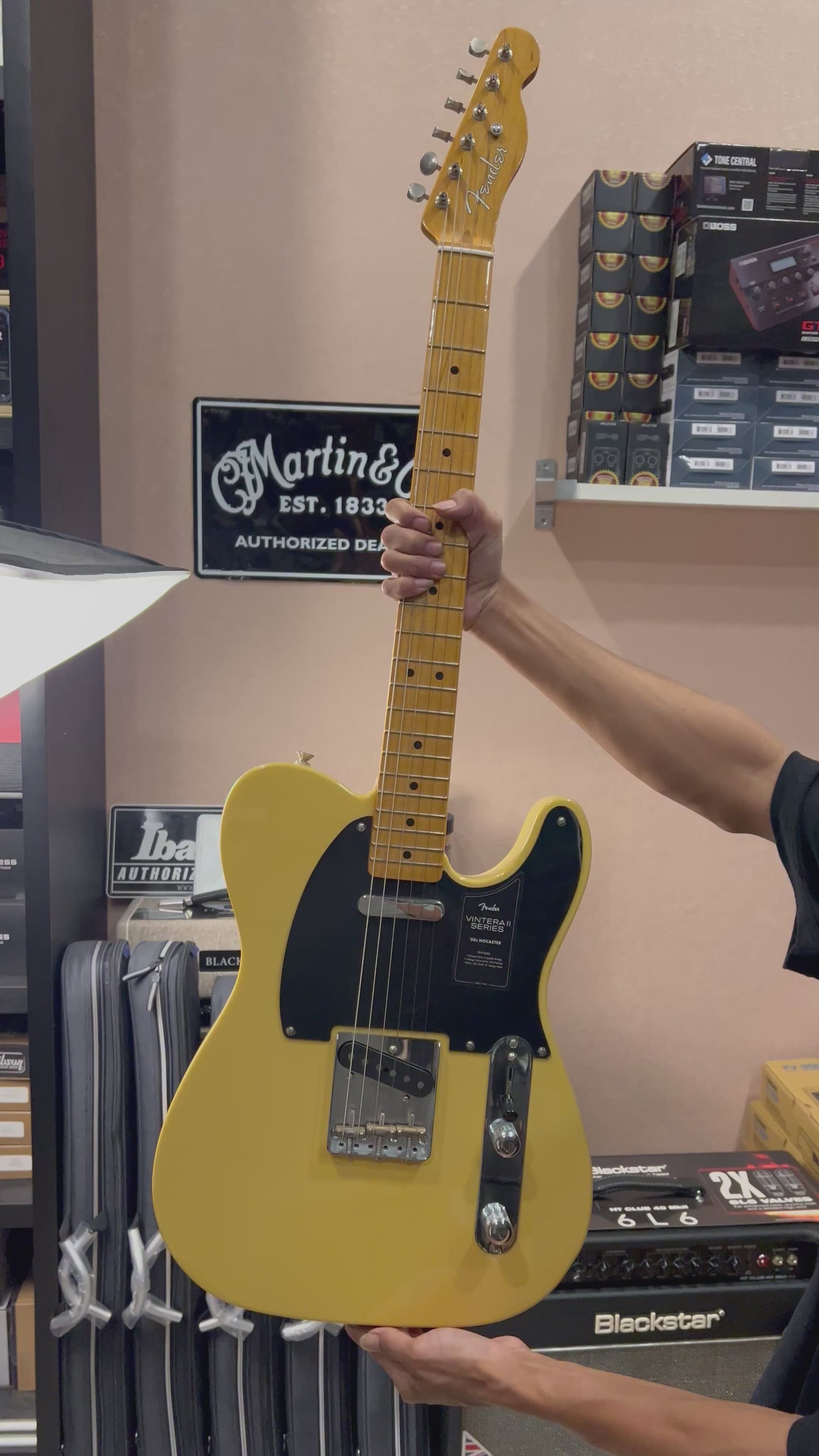 Fender Vintera II 50s Nocaster NOS with Maple FB in Blackguard