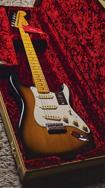 Fender American Vintage II 57 Stratocaster พร้อม Maple FB สี 2-Tone Sunburst