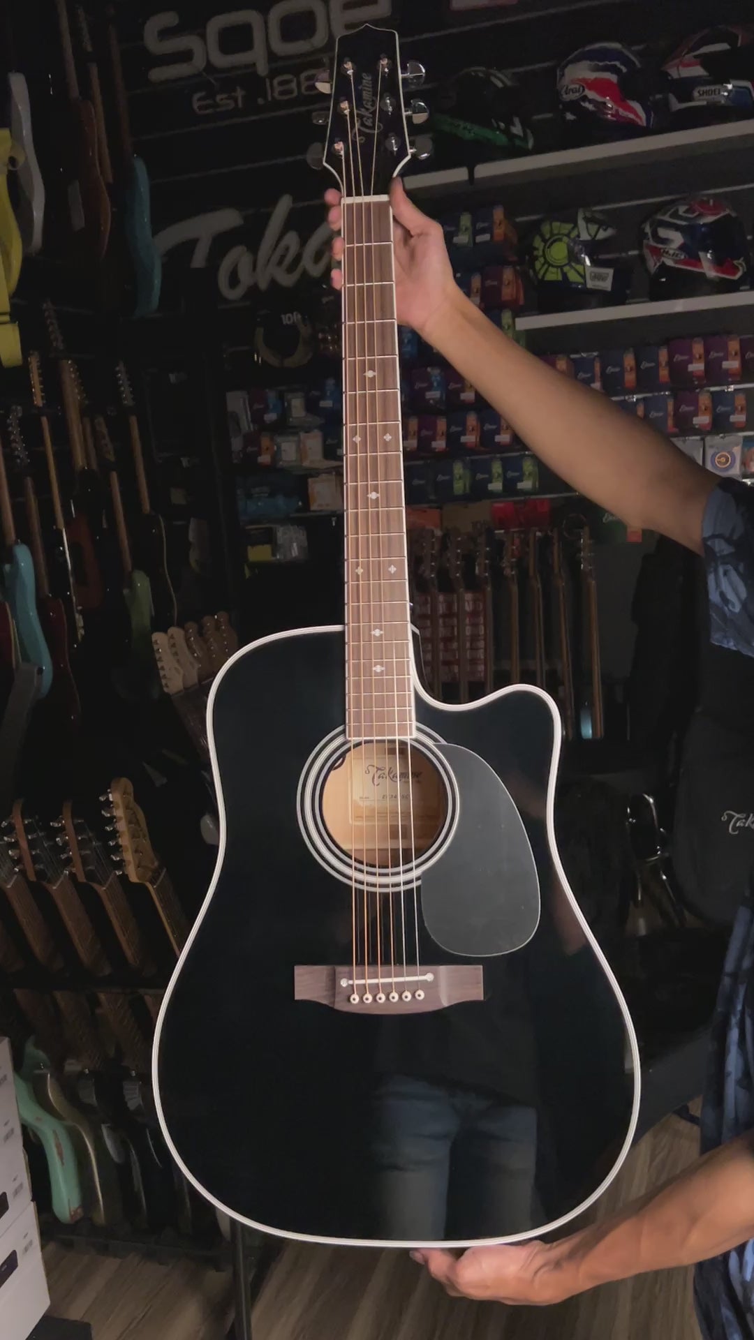 Takamine EF341SC in Gloss Black with Case Made in Japan 62070118