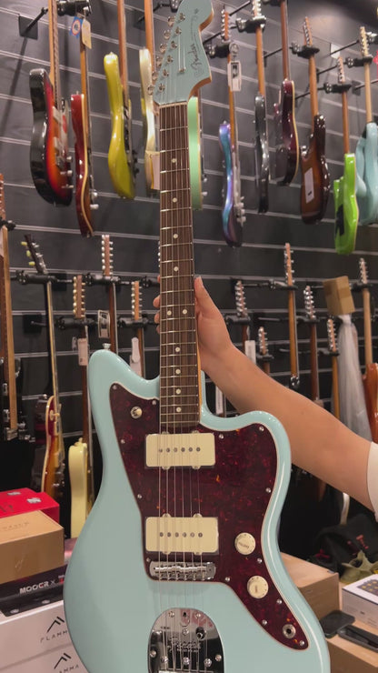 Fender FSR Collection Hybrid II Jazzmaster With RW FB in Daphne Blue JD23018862