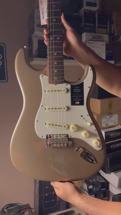 Fender American Vintage II 1965 Stratocaster with Round-Lam RW FB in Shoreline Gold