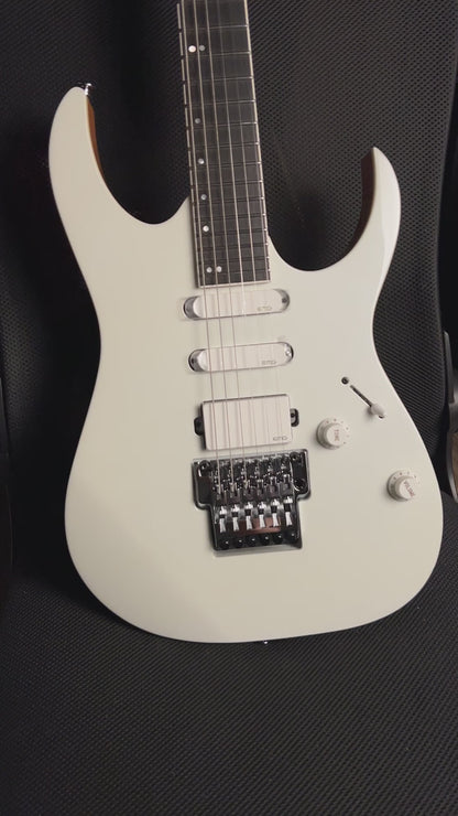 Ibanez RG5440C-PW with Case in Pearl White F2406993