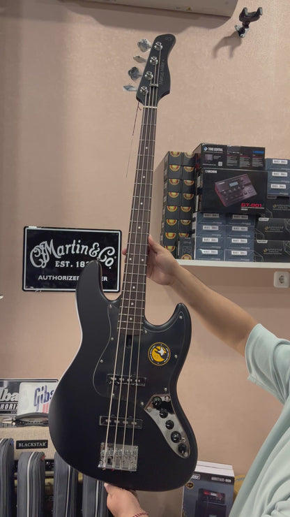 Sire Marcus Miller V3-4 ST 2nd Generation in Black Satin