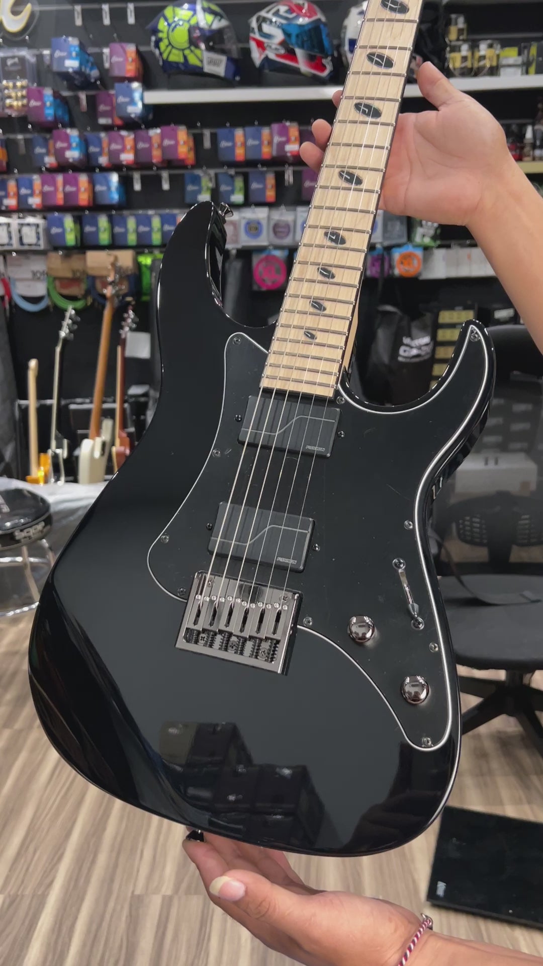 Caparison Dellinger-JSM Black 3360024 – nafiriguitar.com
