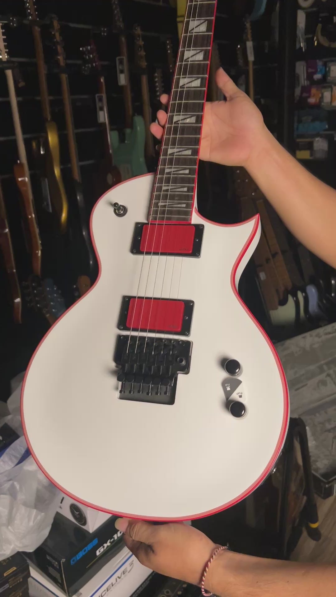 ESP LTD Signature Series Gary Holt GH-600 in Snow White W23061071