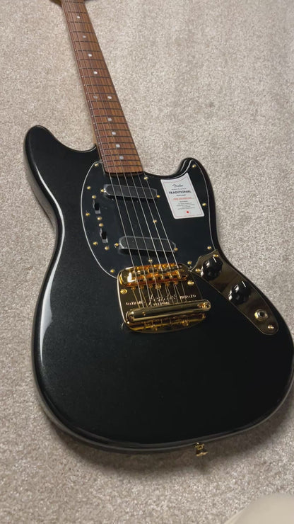 Fender Japan Traditional 2025 Collection 60s Mustang with RW FB in Black Pearl JD25012311
