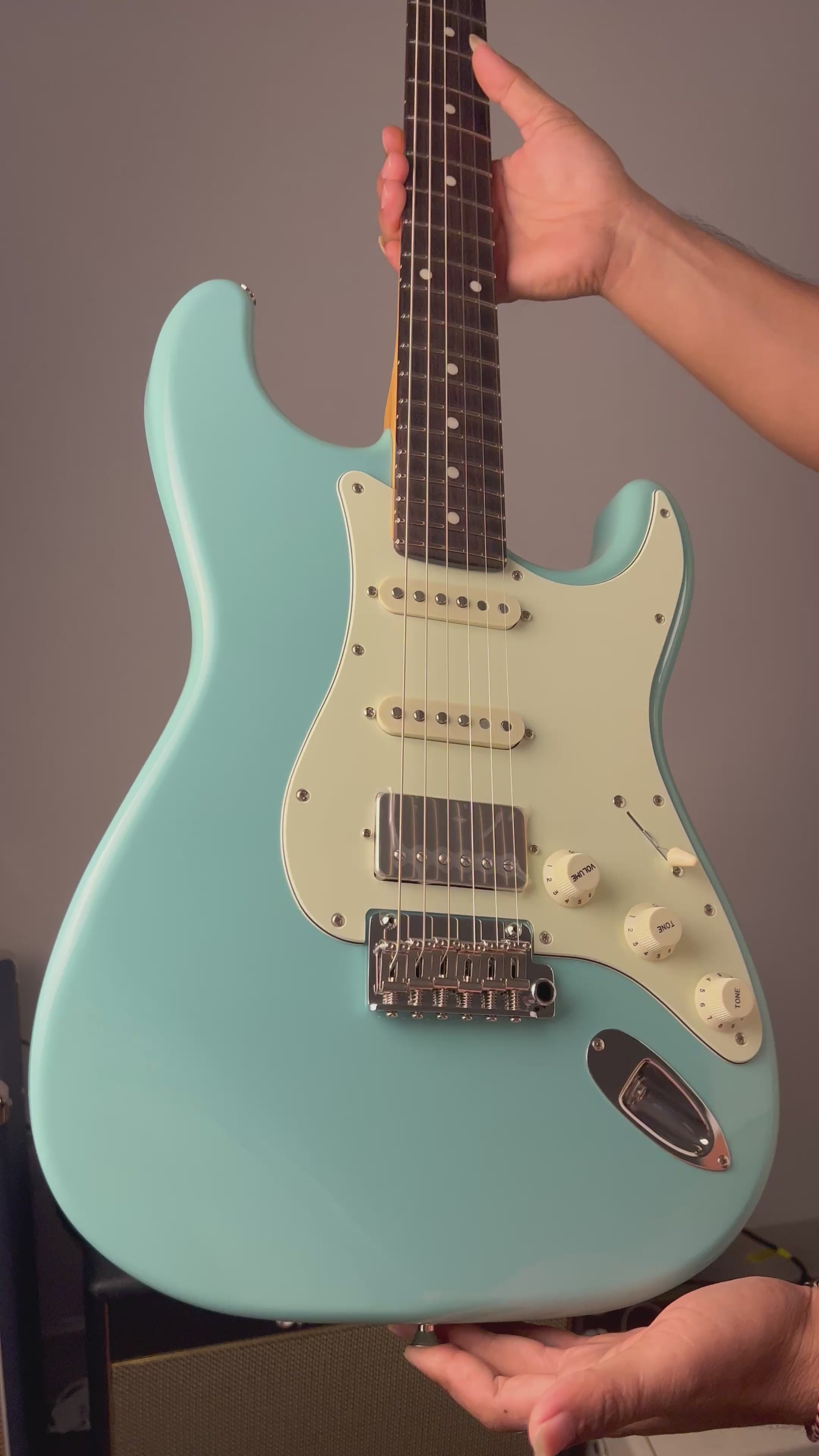 Tokai AST-423-101-SH/R SOB Goldstar Sound Japan in Sonic Blue