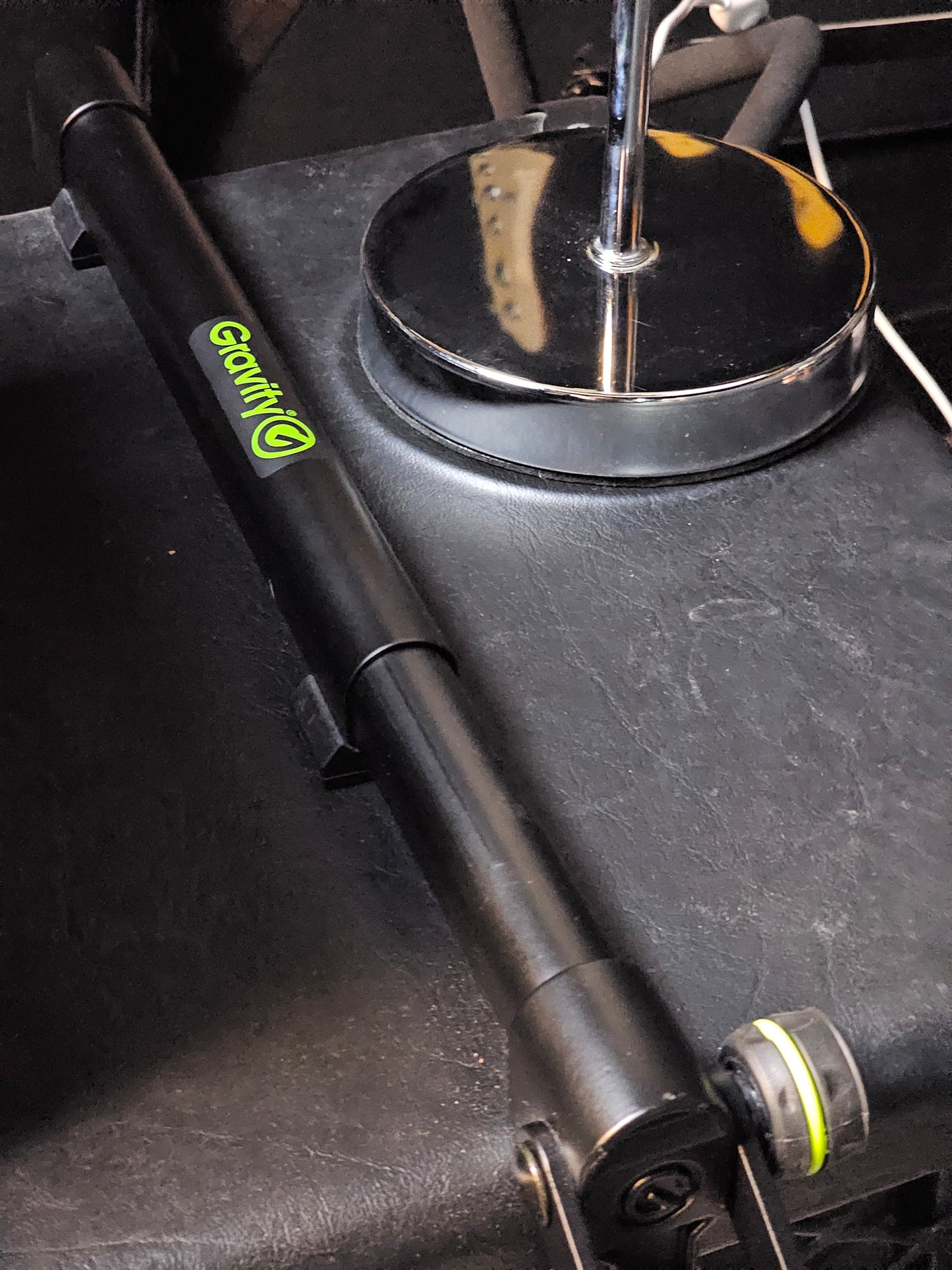 Gravity MS CAB CL 01 Cab Clamp Microphone Holder for Guitar Cabinets