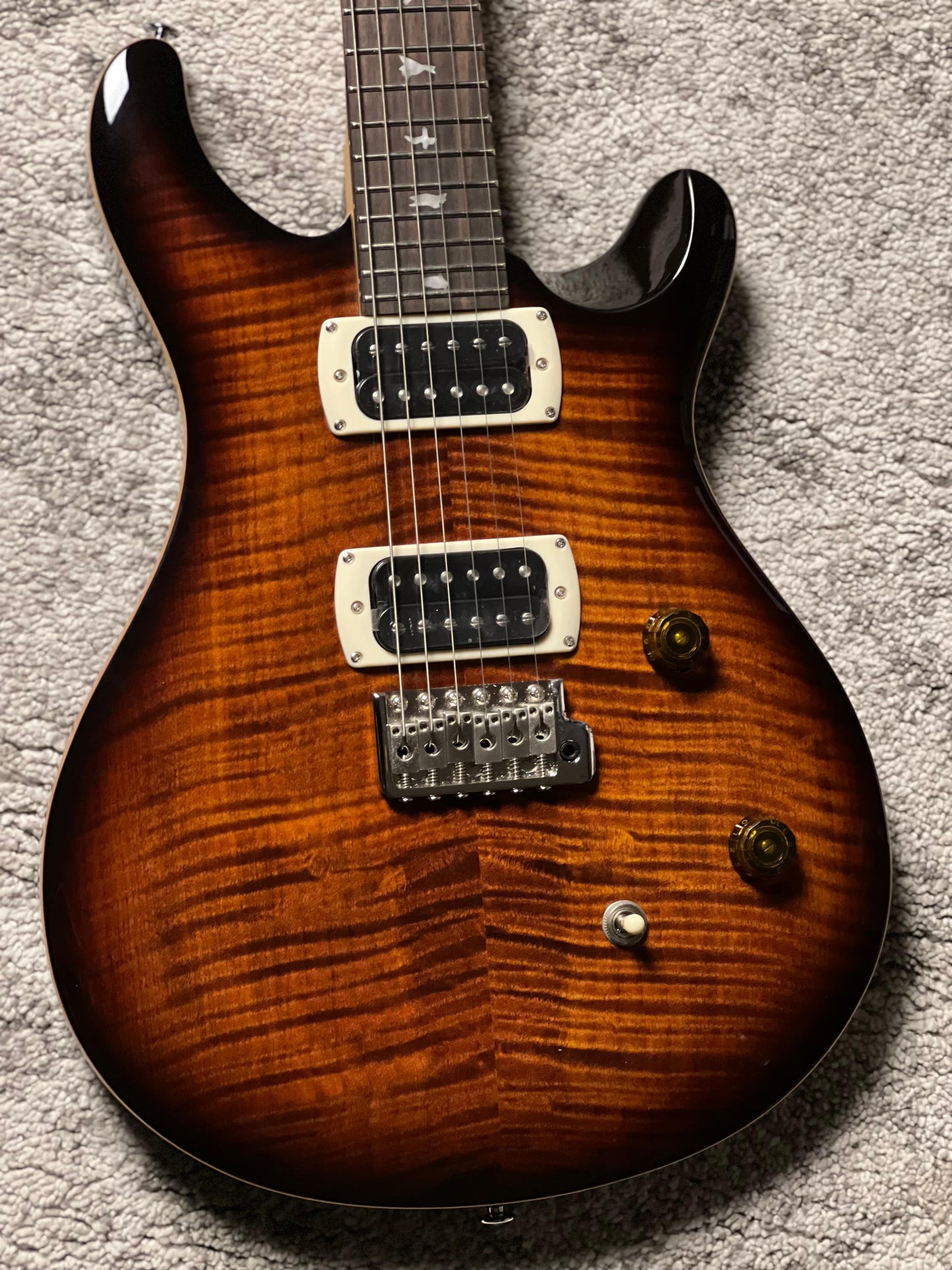 PRS SE CE 24 Bolt On in Black Gold Sunburst
