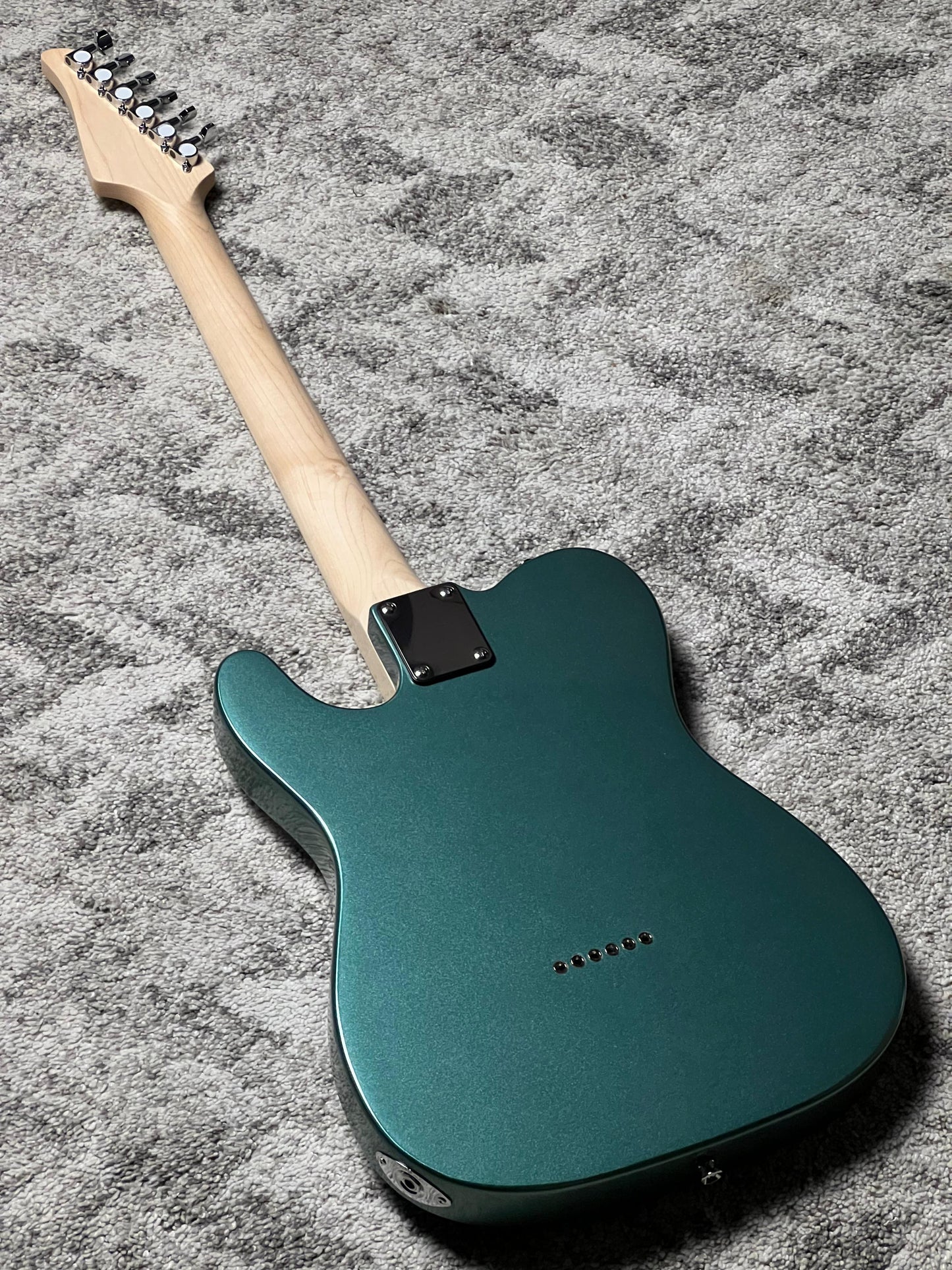SLX Raven Classic Essentials 22 with Maple FB in in Sherwood Green Metallic