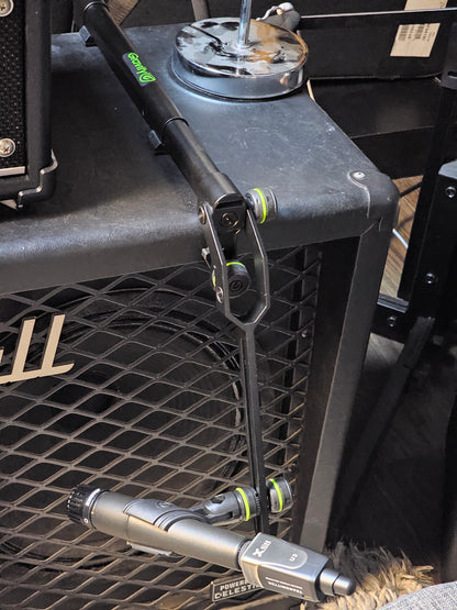 Gravity MS CAB CL 01 Cab Clamp Microphone Holder for Guitar Cabinets