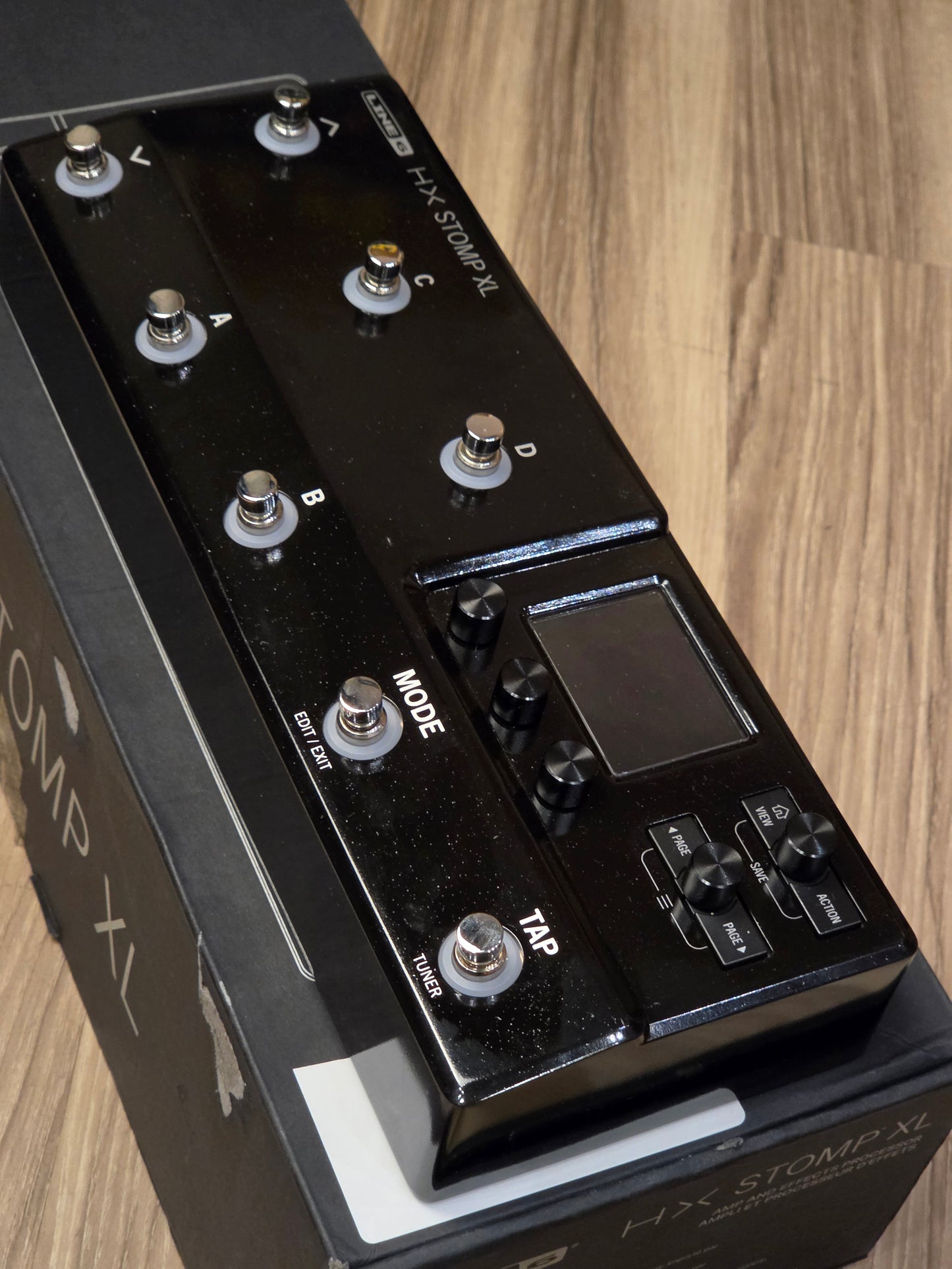 Line 6 HX Stomp XL Guitar Multi-effects Floor Processor (USED)