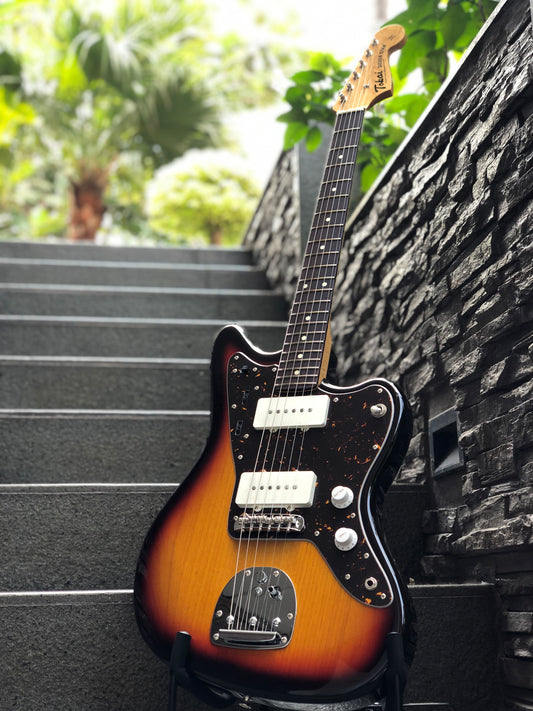 Tokai AJM-140 Silverstar Offset in Yellow Sunburst