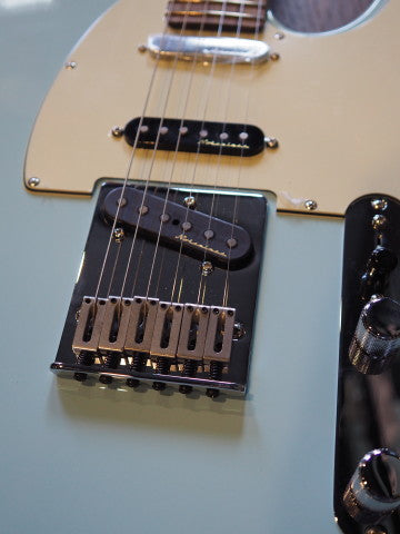 Fender Deluxe Nashville Telecaster Pau Ferro สี Daphne Blue