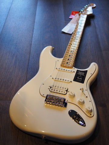 Fender Player Series Stratocaster HSS Maple Neck in Polar White