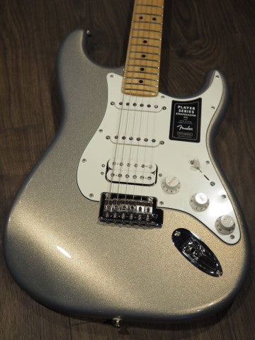 Fender Player Series Stratocaster HSS คอเมเปิล สีเงิน