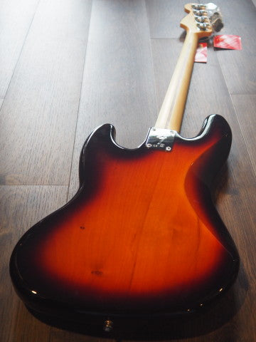 Fender Player Series Jazz Bass Maple Neck 3 Tone Sunburst