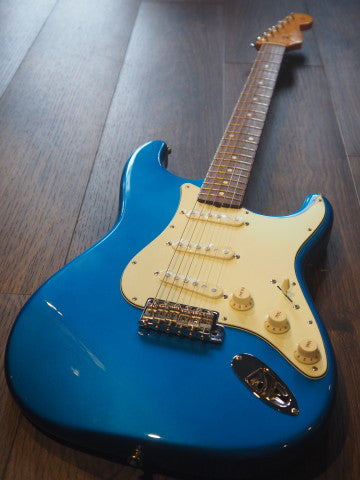 Fender Japan Traditional `60s Stratocaster Rosewood Candy Blue