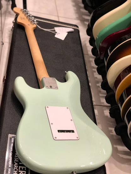 Squier Affinity Stratocaster in Surf Green