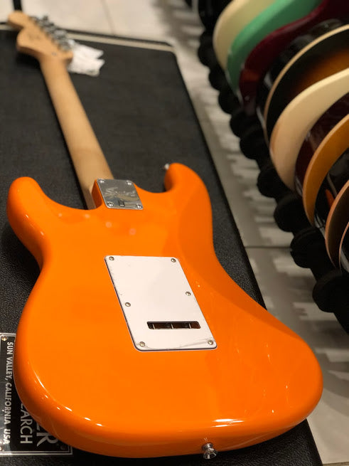 Squier Affinity Stratocaster สี Capri Orange