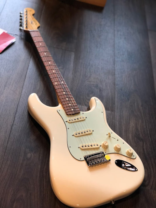 Fender Vintera `60s Stratocaster Modified - Olympic White
