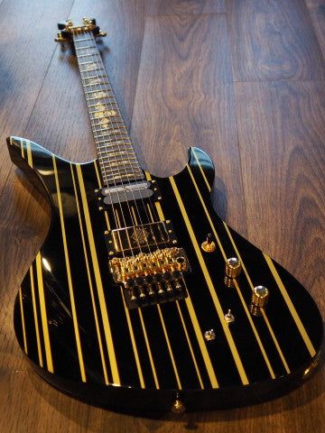 Schecter Synyster Gates Custom-S - Black with Gold Stripes