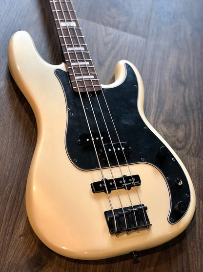 Fender Duff McKagan Deluxe Precision Bass - White Pearl