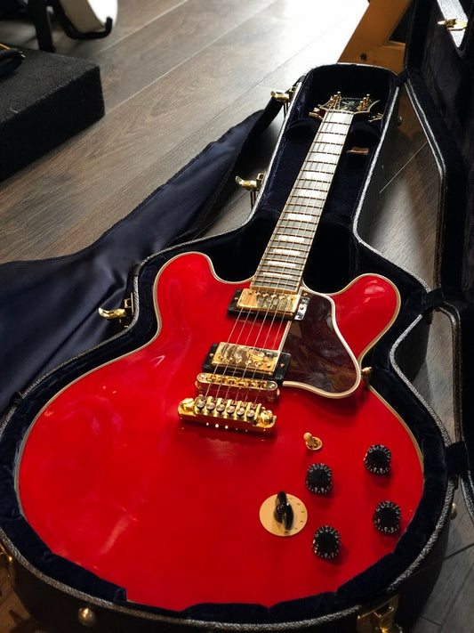 Gibson 2016 B.B. King Lucille in Cherry
