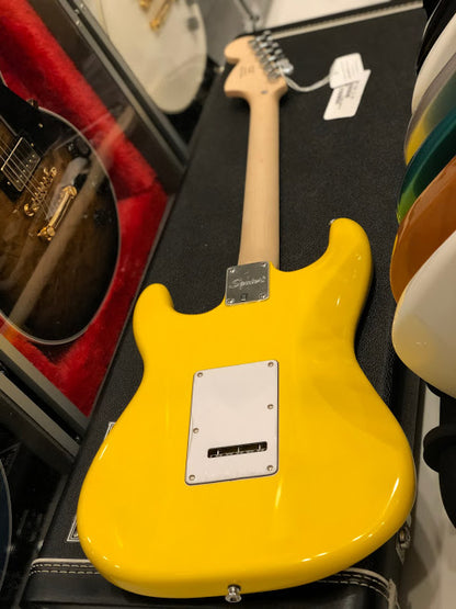 Squier Affinity Stratocaster สี Graffiti Yellow