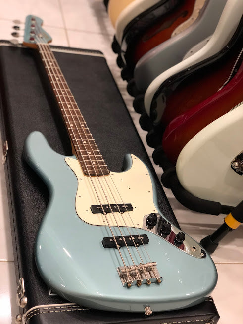 Tokai AJB-106 OTM/R Jazz Sound Bass Japan in Ocean Turquoise Metallic