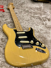 Fender Deluxe Stratocaster Maple Neck Vintage Blonde