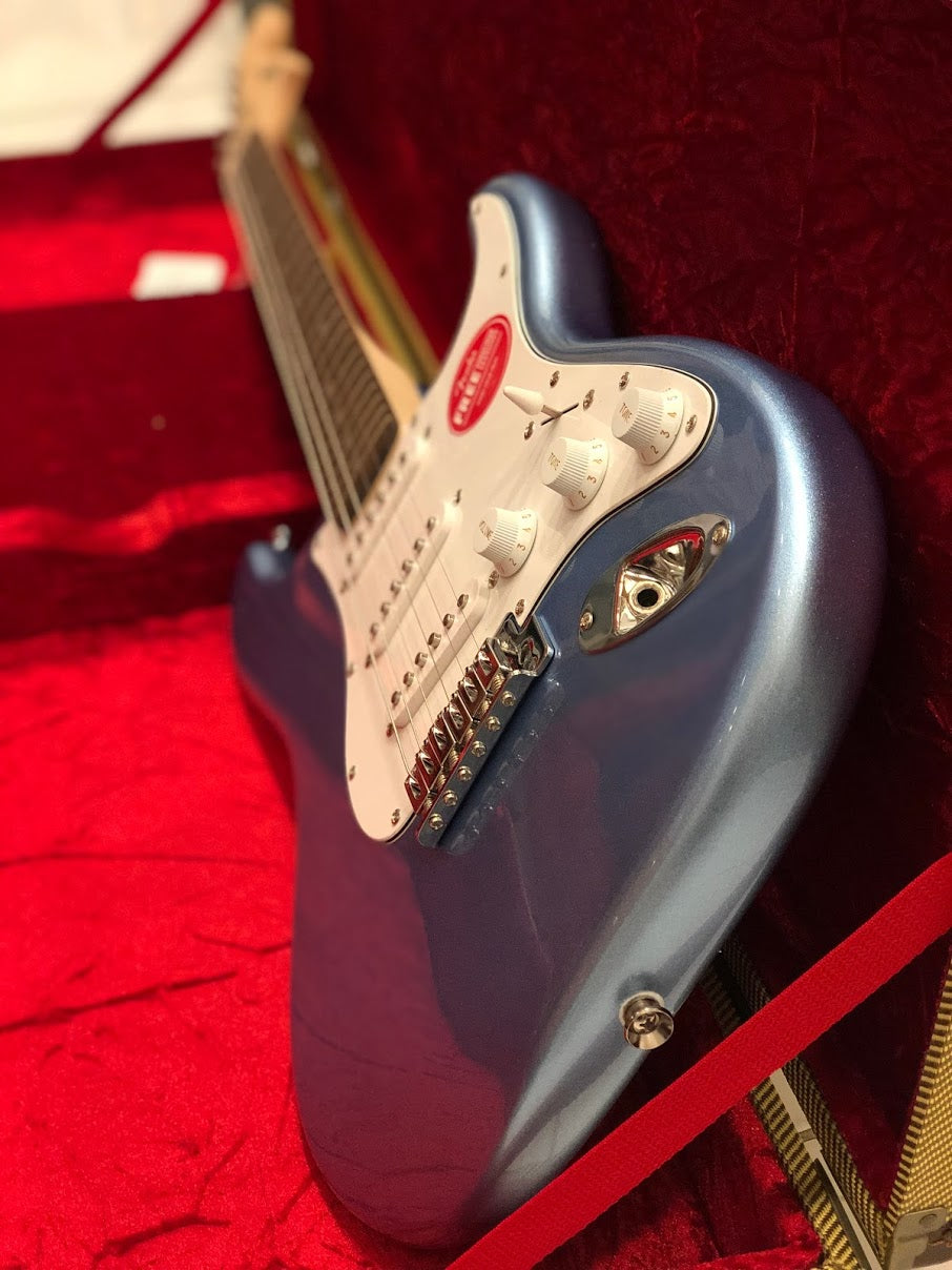 Squier Affinity Stratocaster in Lake Placid Blue