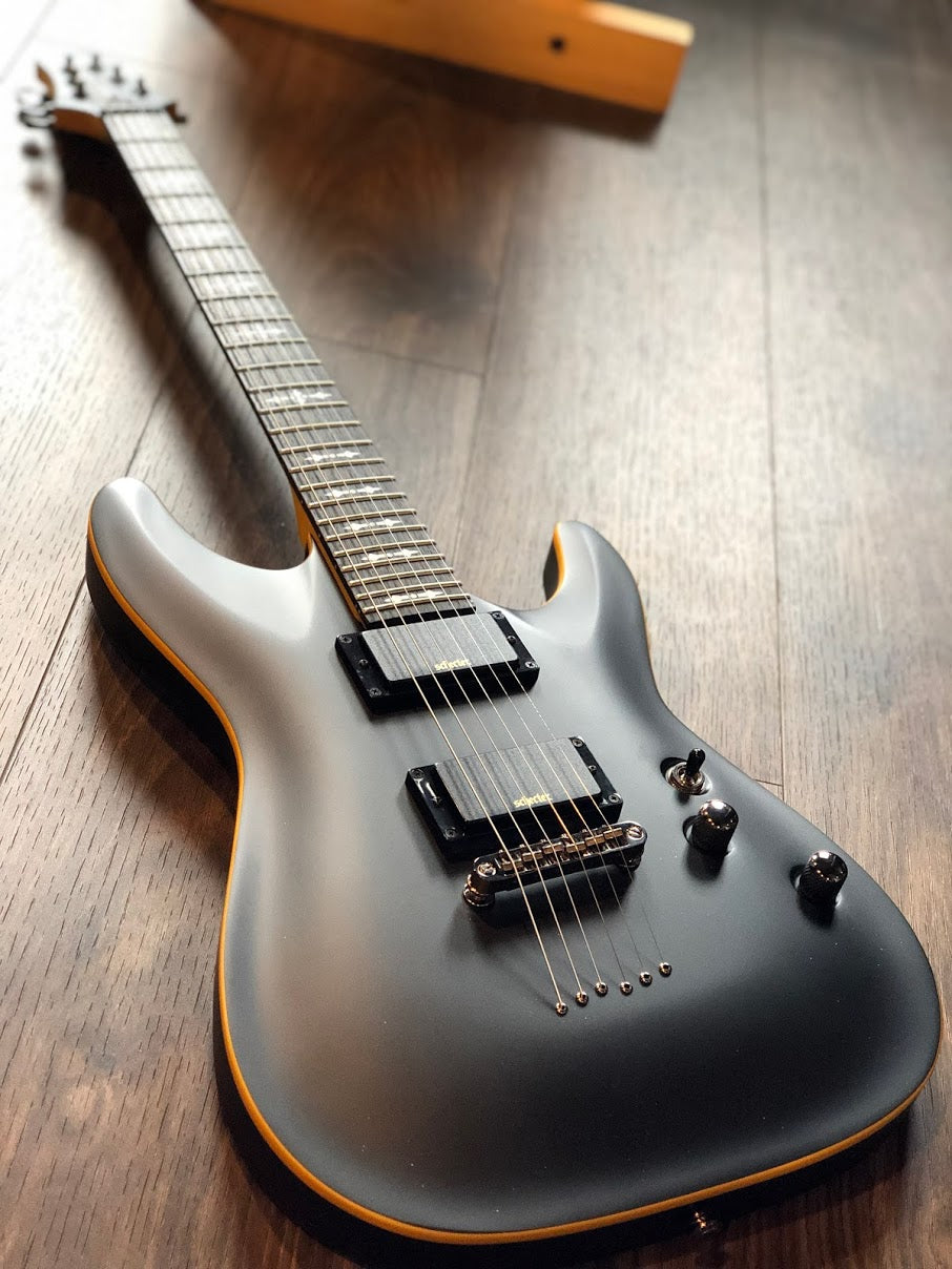 Schecter Demon-6 in Aged Black Satin