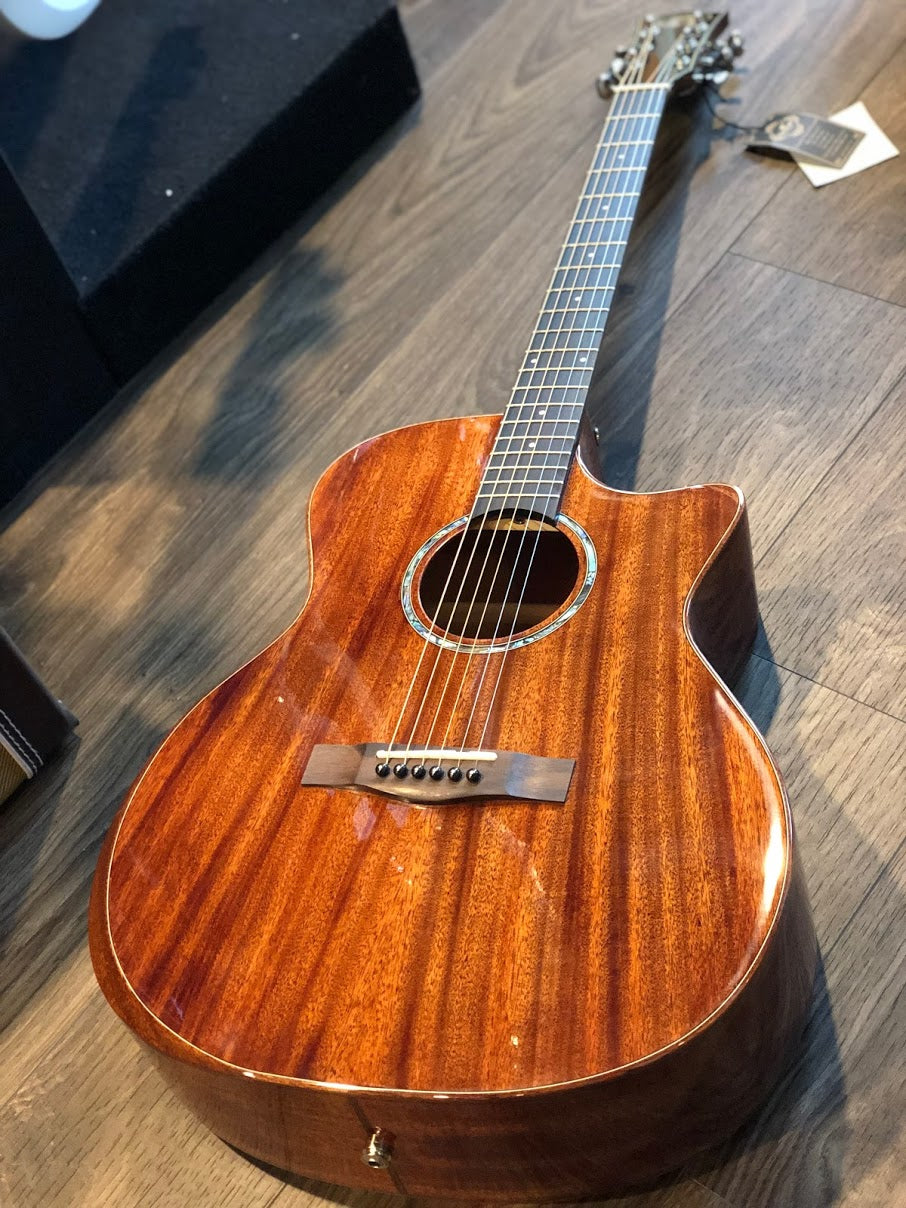 SQOE S360T SK in Natural with Solid Mahogany Top and Bevel Cut