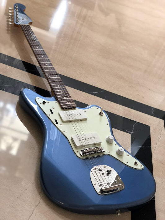 Tokai TJM-140 MH Silverstar Offset in Old Lake Placid Blue with Matching Headstock