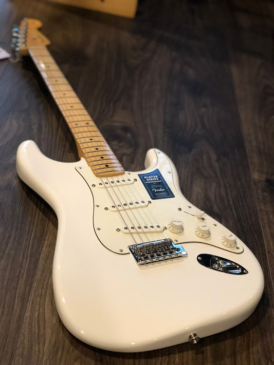 Fender Player Series Stratocaster สี Polar White พร้อม Maple FB