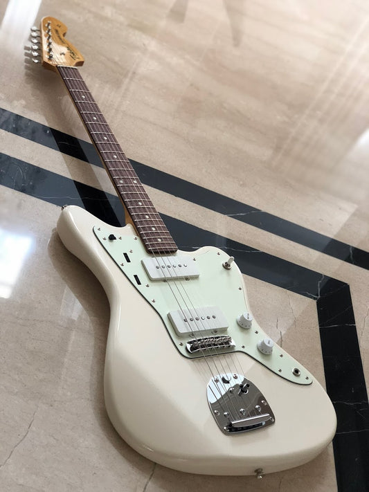 Tokai AJM-140 Silverstar Offset in Vintage White 181351