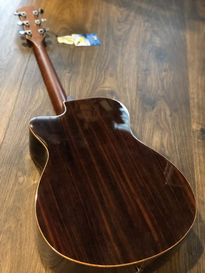 Yamaha AC1R with Rosewood Back and Solid Top