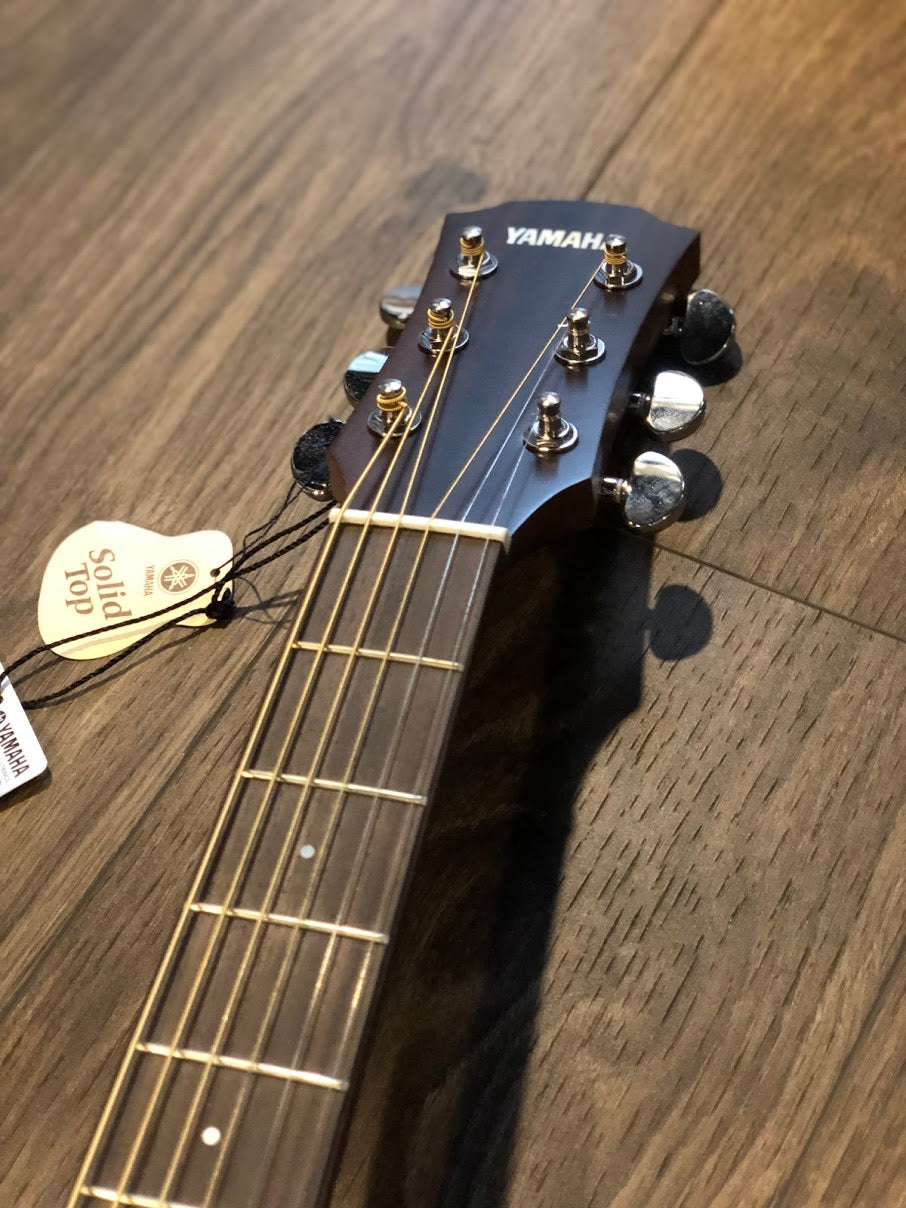 Yamaha AC1R with Rosewood Back and Solid Top